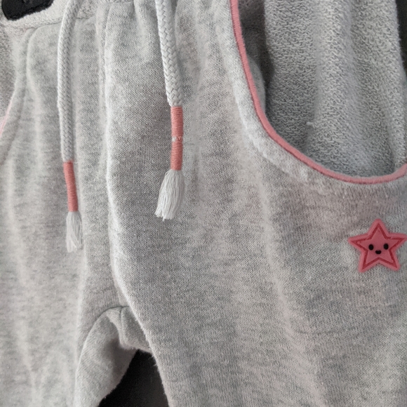 Grey sweatpants/joggers with drawstring and star - Picture 3 of 4